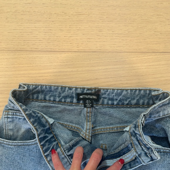 Pretty little thing denim size US 6 - Picture 3 of 7